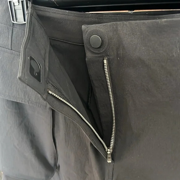 Lululemon Relaxed Fot Cargo Short - Picture 5 of 5